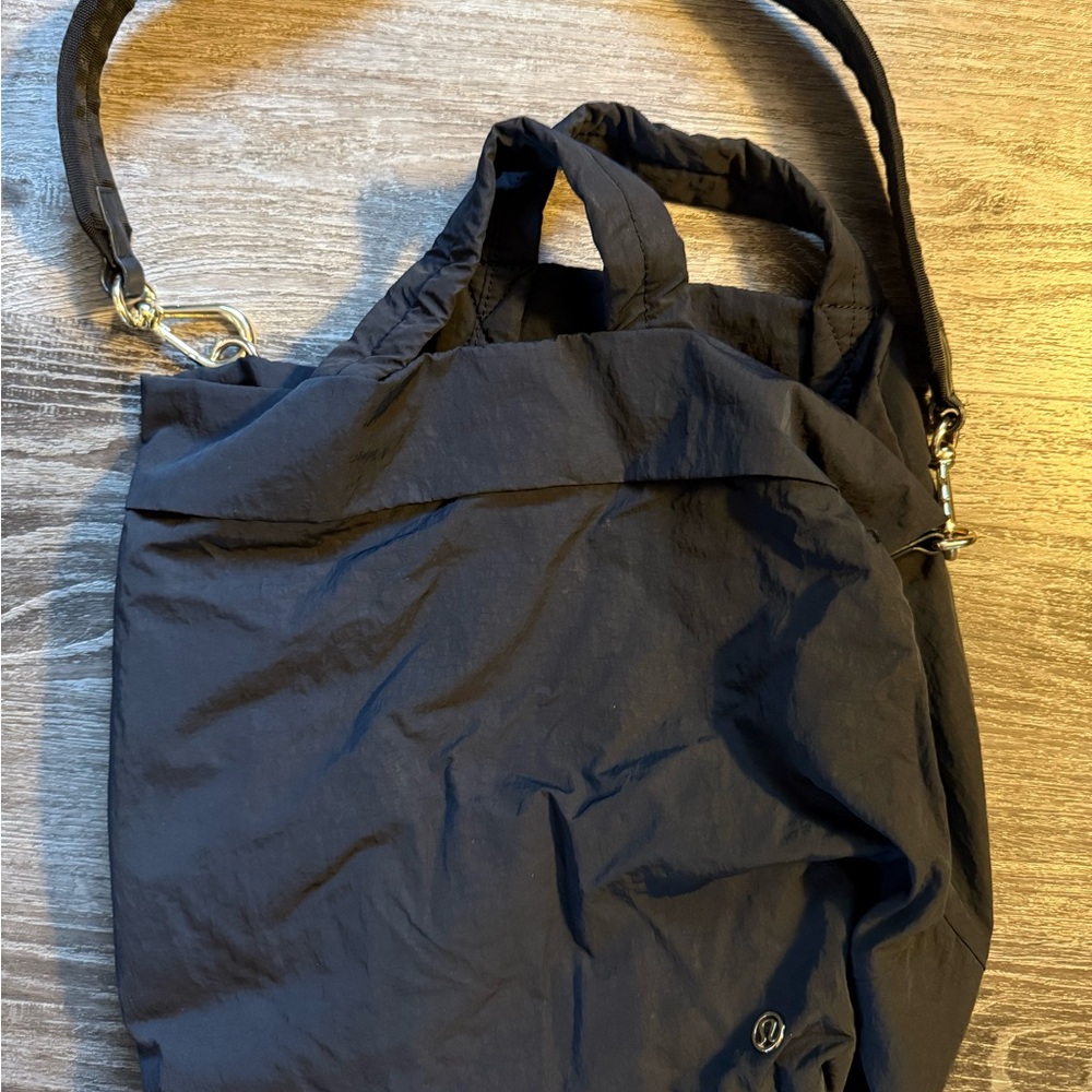 lululemon athletica on my level tote 20l